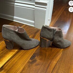 Kate Spade Suede Ankle Boots – Light Brown / Grey – Block Heel – Size 6.5